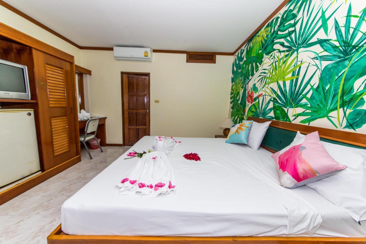Panda Hotel Patong Bagian luar foto