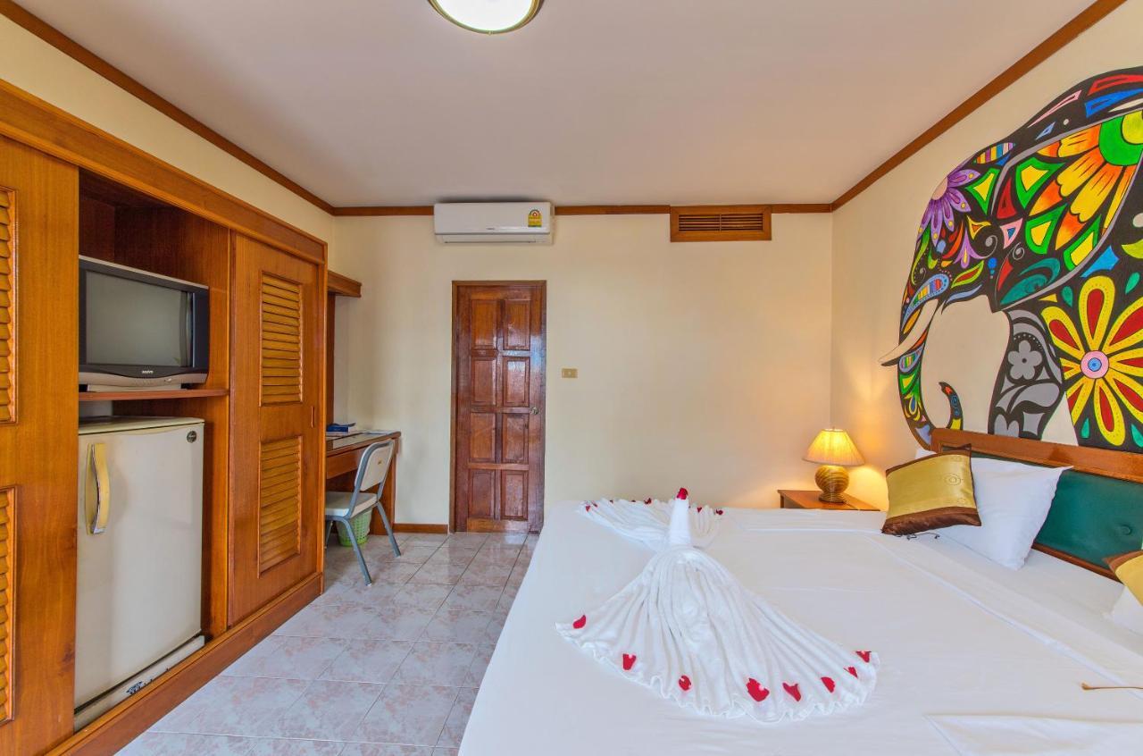 Panda Hotel Patong Bagian luar foto