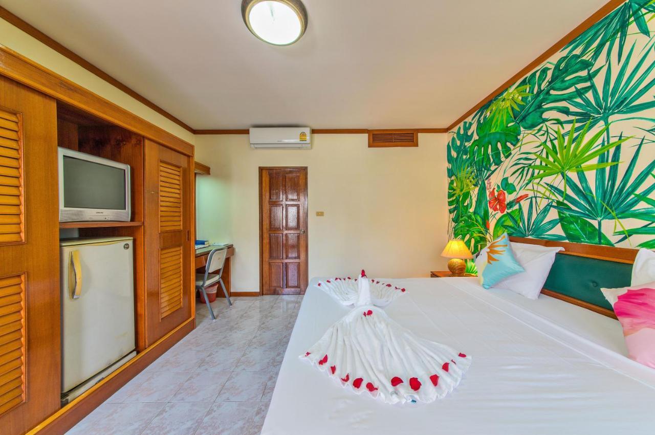 Panda Hotel Patong Bagian luar foto