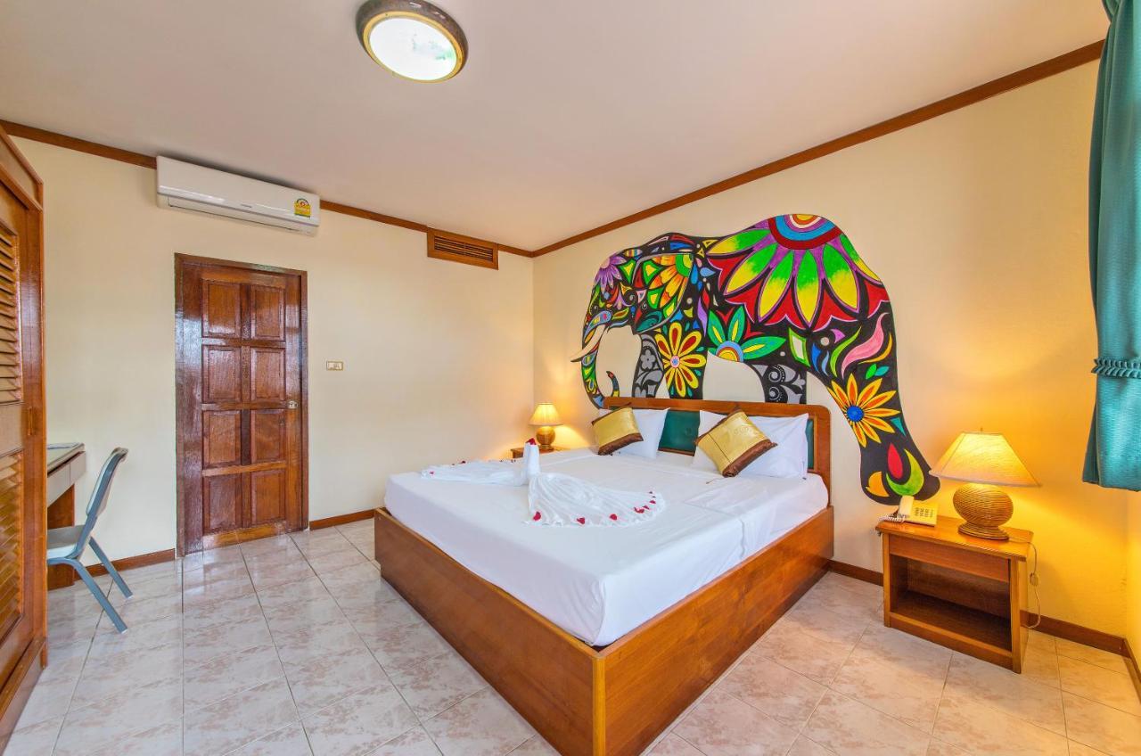 Panda Hotel Patong Bagian luar foto