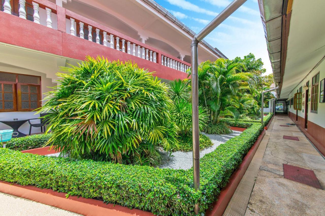 Panda Hotel Patong Bagian luar foto