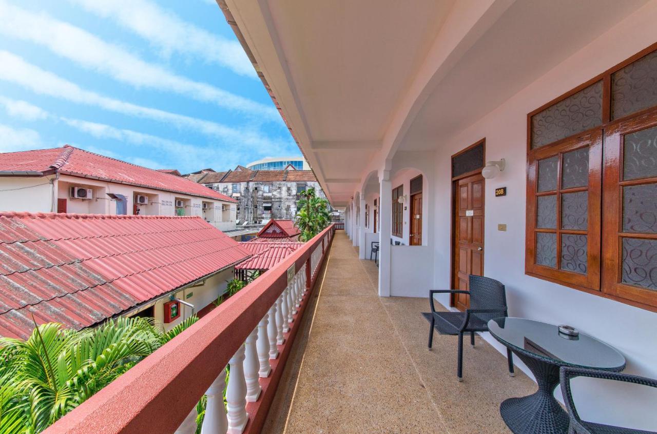 Panda Hotel Patong Bagian luar foto