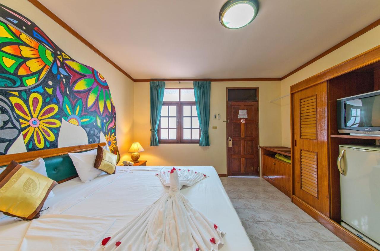 Panda Hotel Patong Bagian luar foto